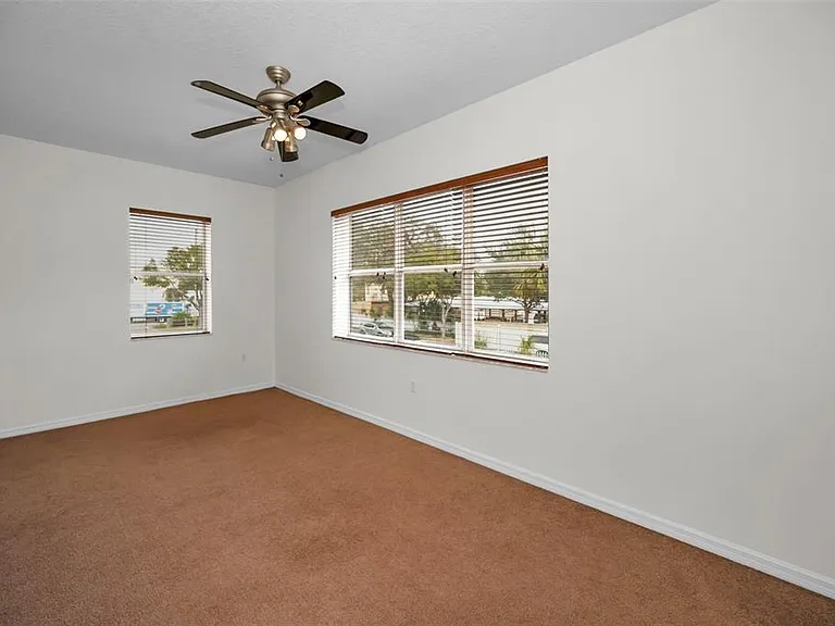 606 Wells Ct #202 — Photo 19