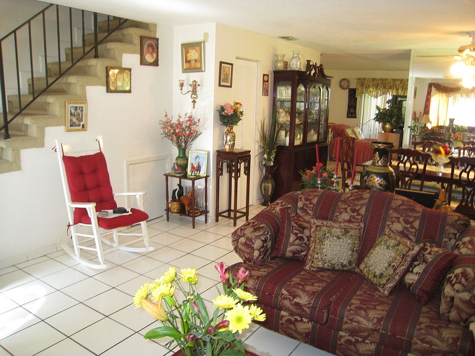 2nd image of 2387 NE 171st St