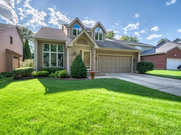 440 Lindley Ave, Westmont, IL 60559