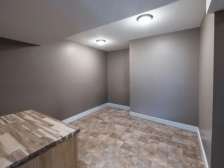 303 S Park Ave — Photo 33