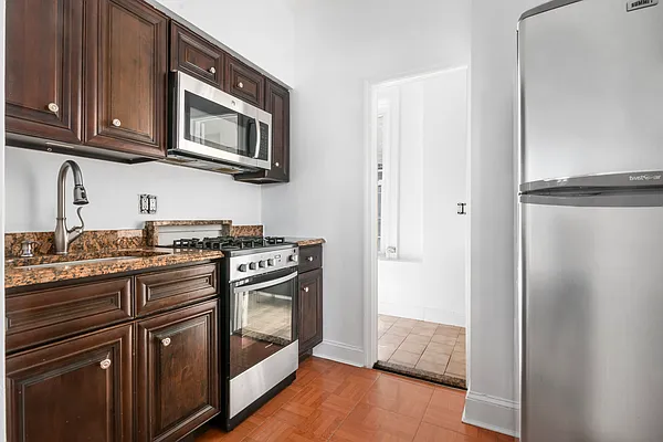 Rented by Compass | media 2