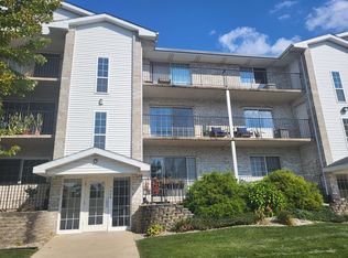 408 Sturdy Rd #8-A, Valparaiso, IN 46383