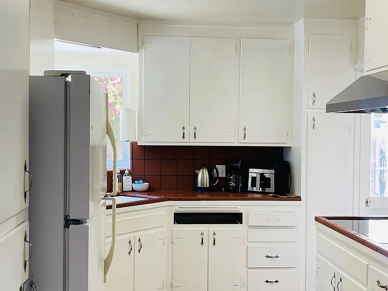 1290 Estudillo Ave — Photo 14