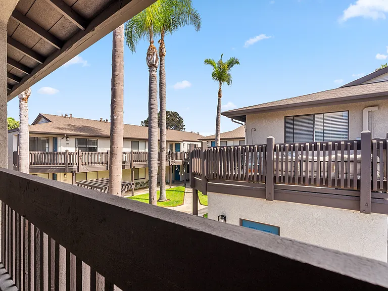 Pacific Villas — Photo 34
