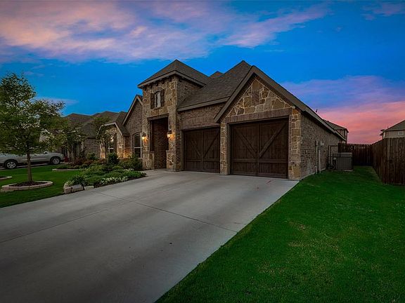 4th image of 323 Western Sky Ln