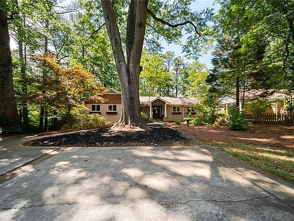 2nd image of 1404 Briarcliff Rd