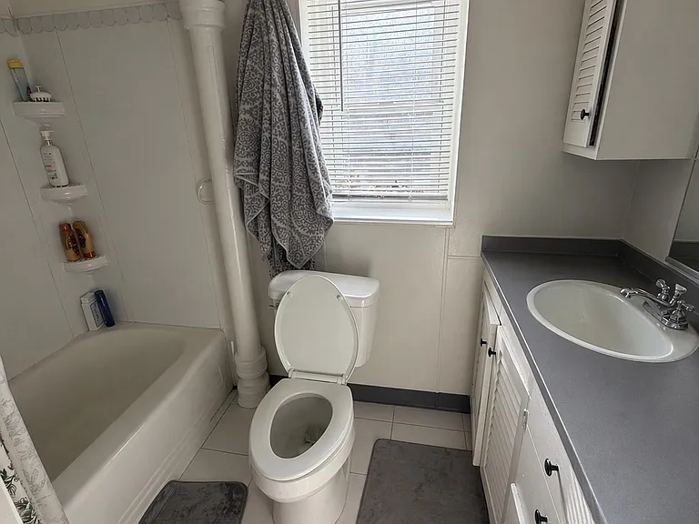 218 E State St #3 — Photo 5
