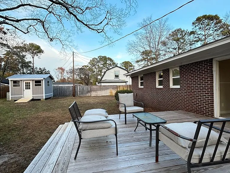 408 Lynette Dr — Photo 18