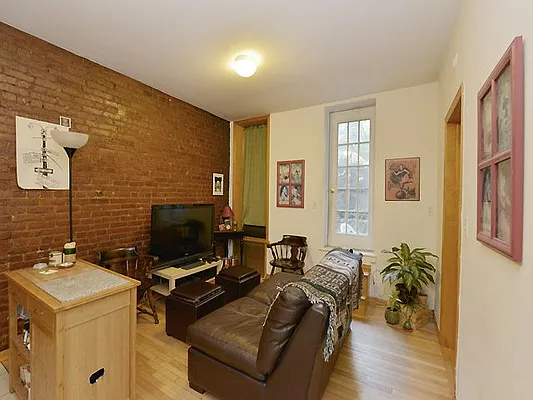 Rented by Cooper & Cooper Real Estate | media 30