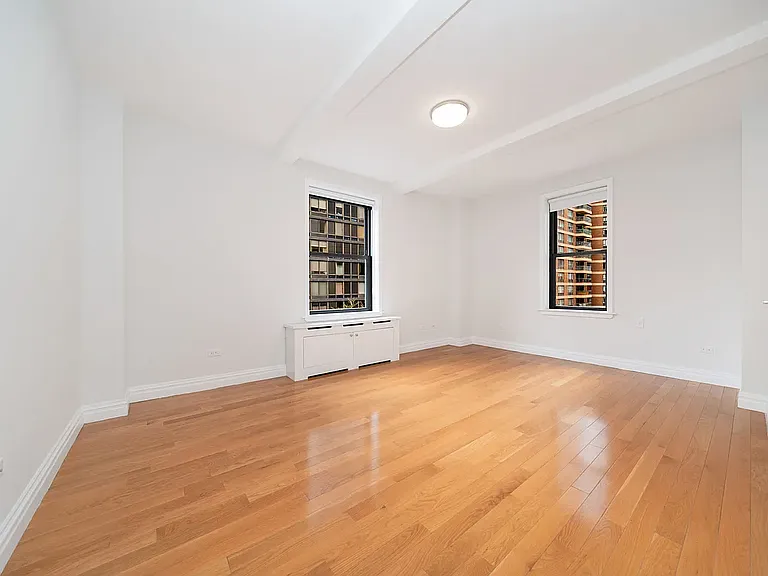 400 E 58th St #6EW — Photo 6