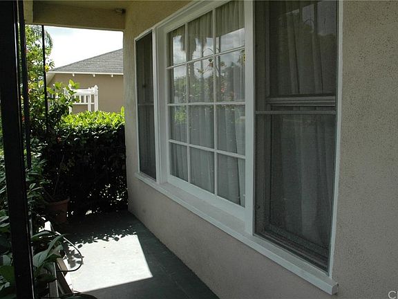 3rd image of 706 E Bonnie Brae Ct