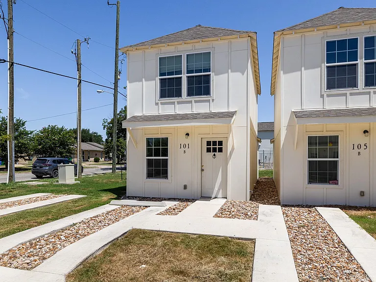 230 S Debus 101b Dr — Photo 2