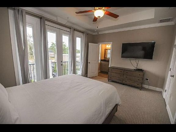 3rd image of 254 Lafayette Cir