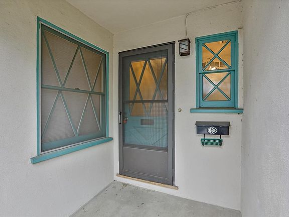5th image of 5076 Golden Dr