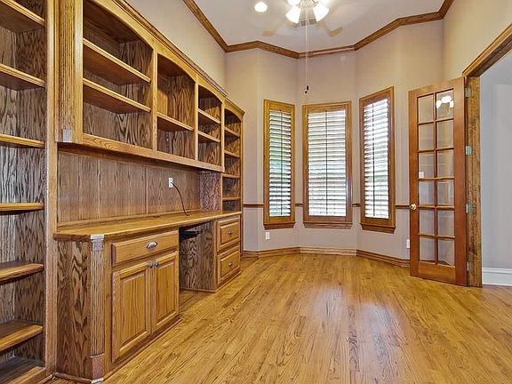 3rd image of 2606 Sir Turquin Ln