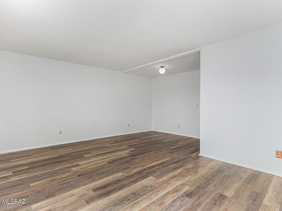 5th image of 3124 W Idaho St
