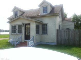 312 Syms St, Hampton, VA 23669