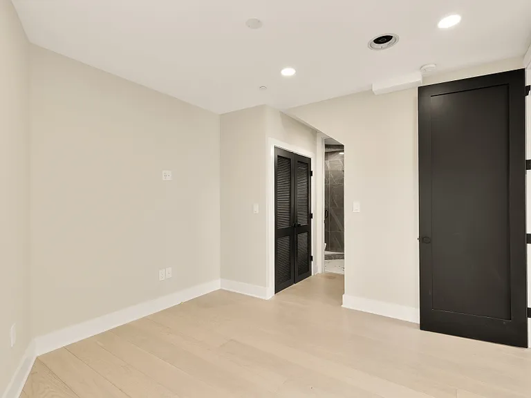 2305 Nicholson SE #100 — Photo 14