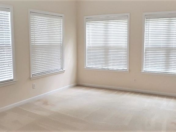 4th image of 115 Villa Park Cir