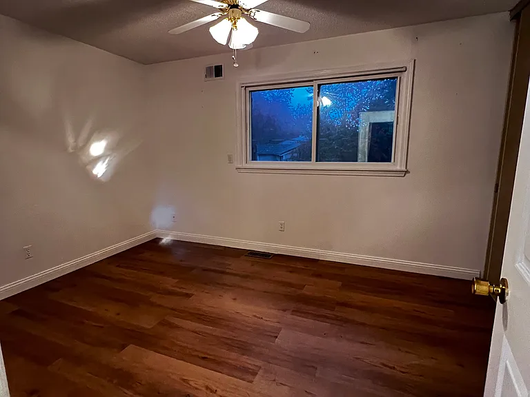 2305 S Pinebrook Ln #11 — Photo 4