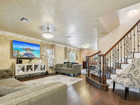 4th image of 18205 Great Falls Dr