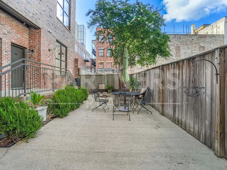 28 Monroe St #404 — Photo 16