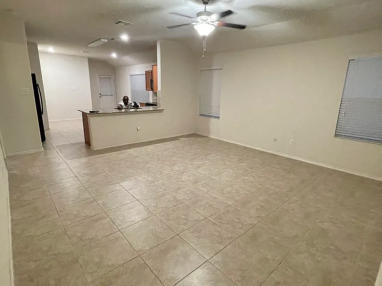 600 Shimek St #19A — Photo 12