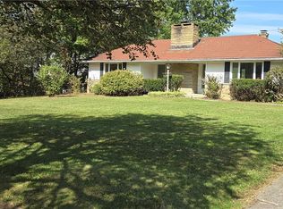 24255 S Woodland Rd, Shaker Heights, OH 44122