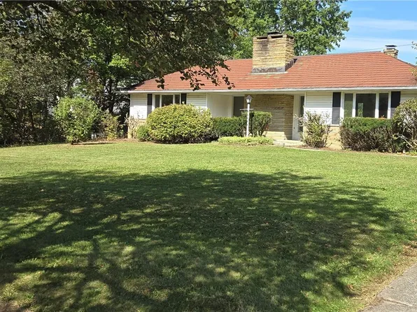 24255 S Woodland Rd, Shaker Heights, OH 44122