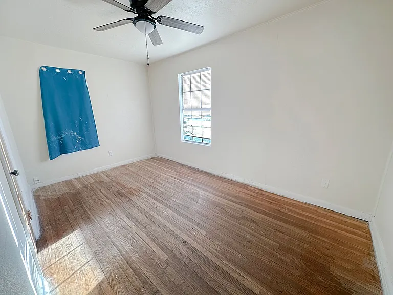 606 N 1st St — Photo 5