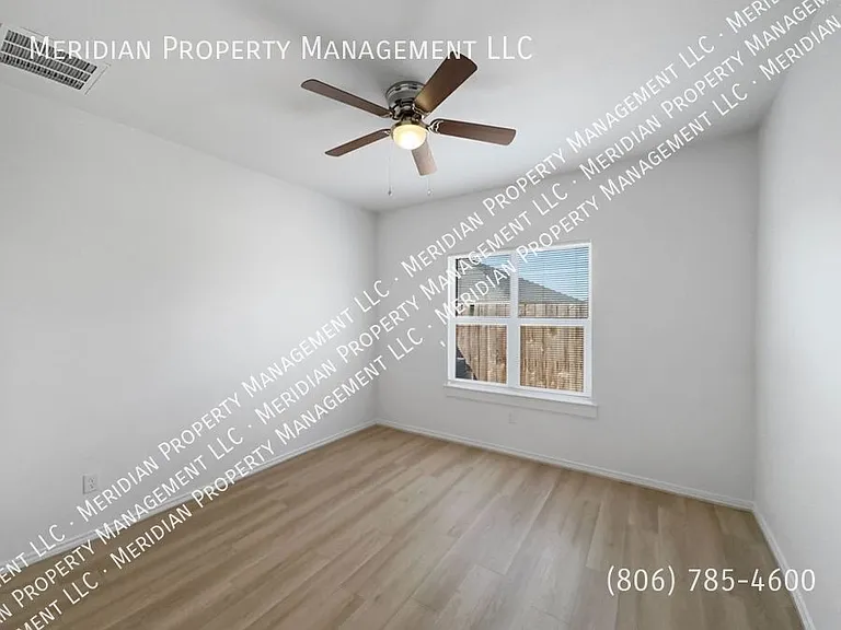 5506 Itasca St #B — Photo 15