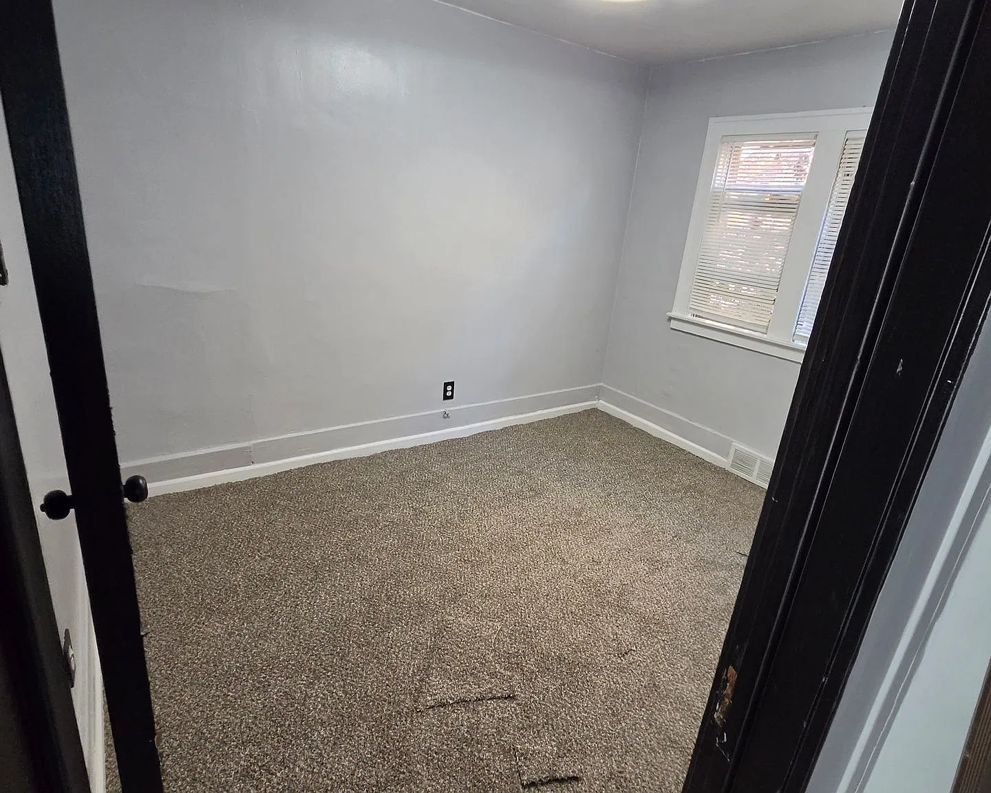 15718 Northlawn St — Photo 4