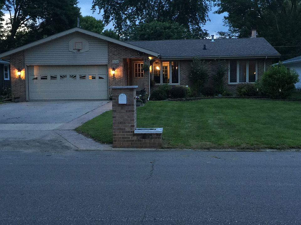 1st image of 1628 7th Pl SW