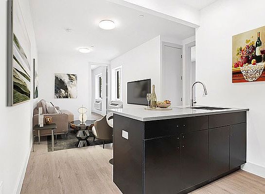 4th image of 22 E 212th St #2E
