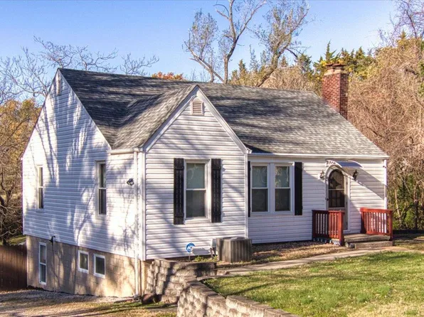 322 Hollywood Heights Rd, Caseyville, IL 62232