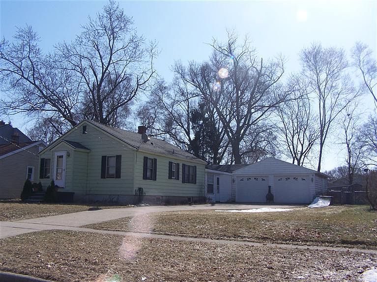 1st image of 224 Janet St SE