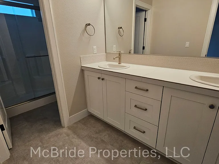 1126 Lilium Ln — Photo 7
