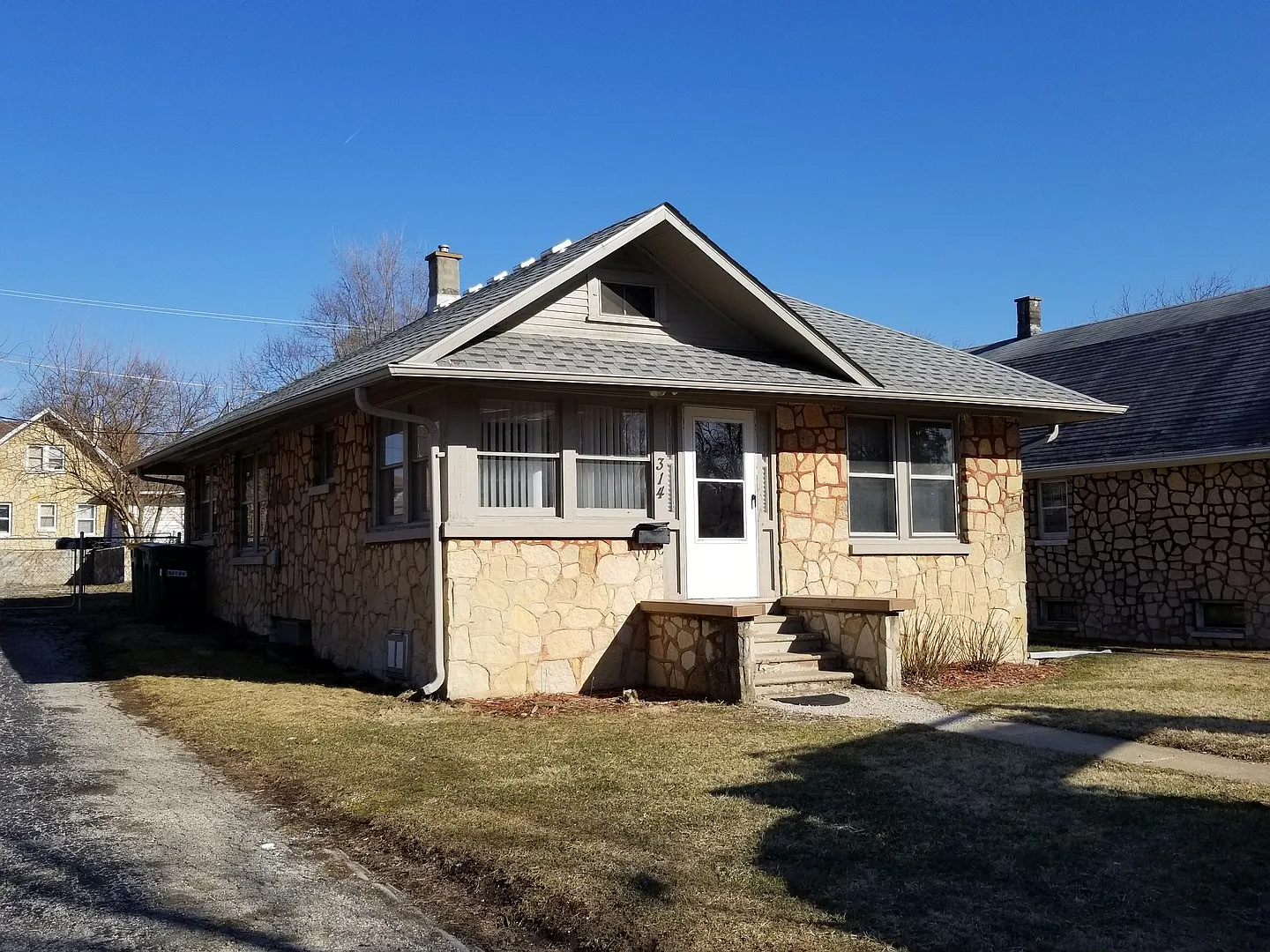 314 S Hebbard St photo 1