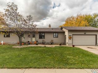 4313 S Hickory Hill Rd, Sioux Falls, SD 57103