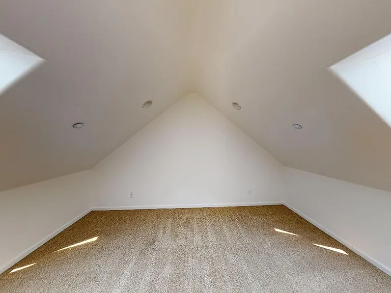 626 Broad St — Photo 21