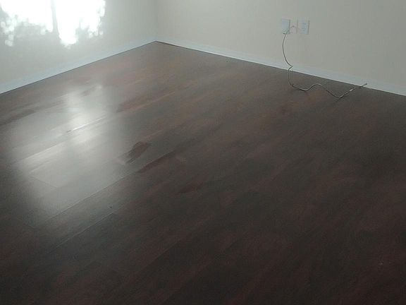 5th image of 1115 Suburban St