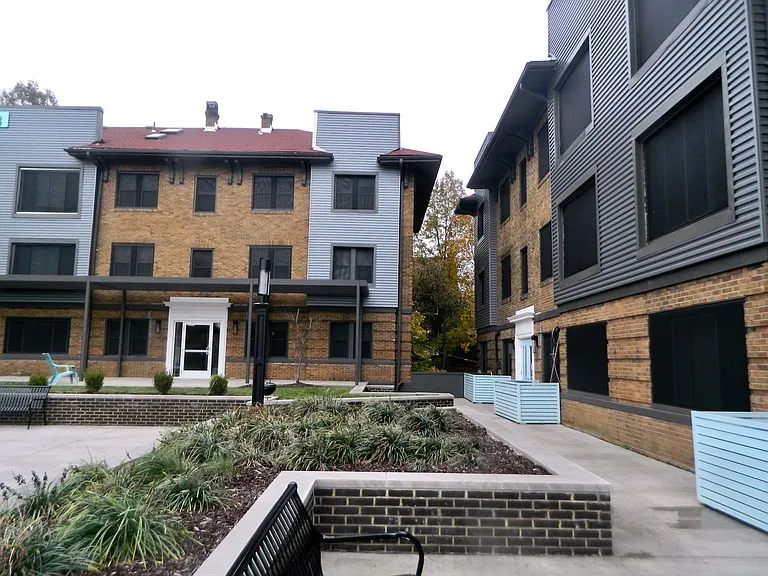 2123 Shady Ave — Photo 3