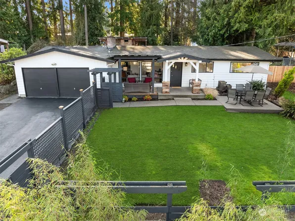 6327 NE Arrowhead Drive, Kenmore, WA 98028