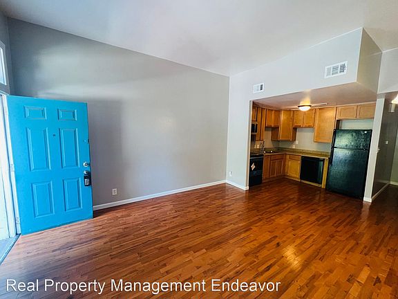 4th image of 1422 Menard St