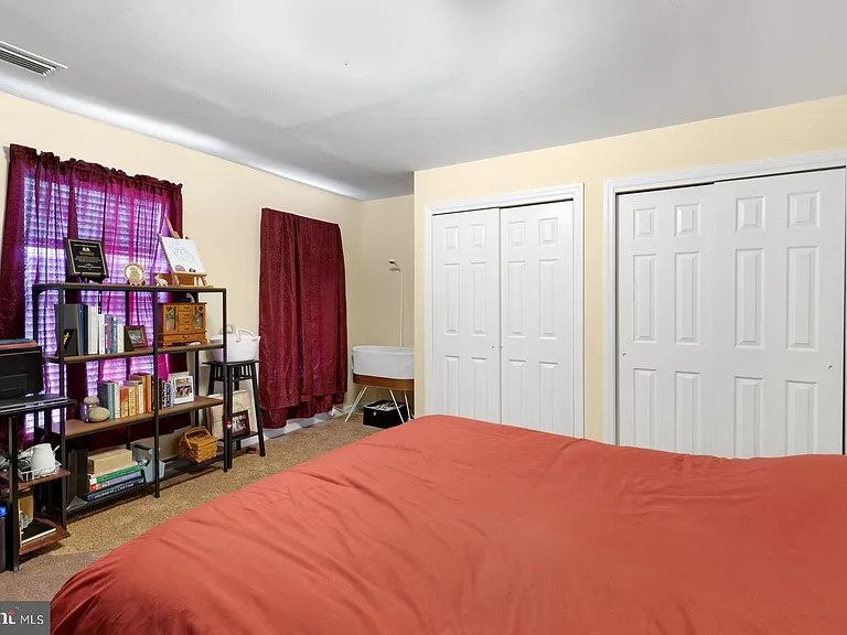 2683 Edgemont St — Photo 21
