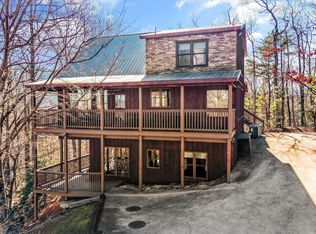 1009 Vista Dr, Gatlinburg, TN 37738