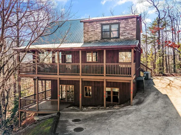 1009 Vista Dr, Gatlinburg, TN 37738