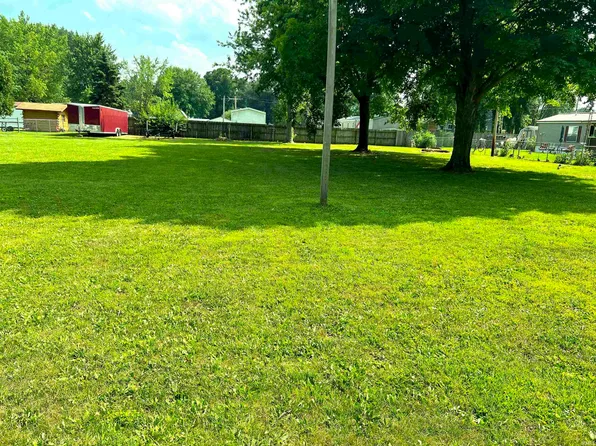 Ems D18b Ln, Syracuse, IN 46567