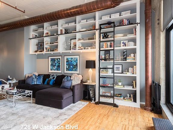 3rd image of 728 W Jackson Blvd APT 901