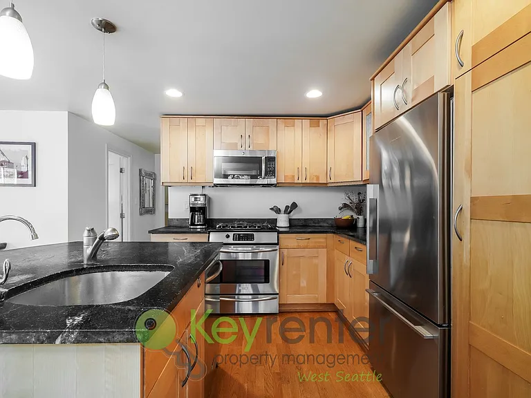 4011 48th Ave SW — Photo 6